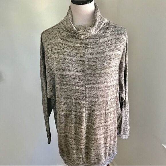 Lane Bryant Turtleneck Dolman Sweater Size 20 - Picture 2 of 8